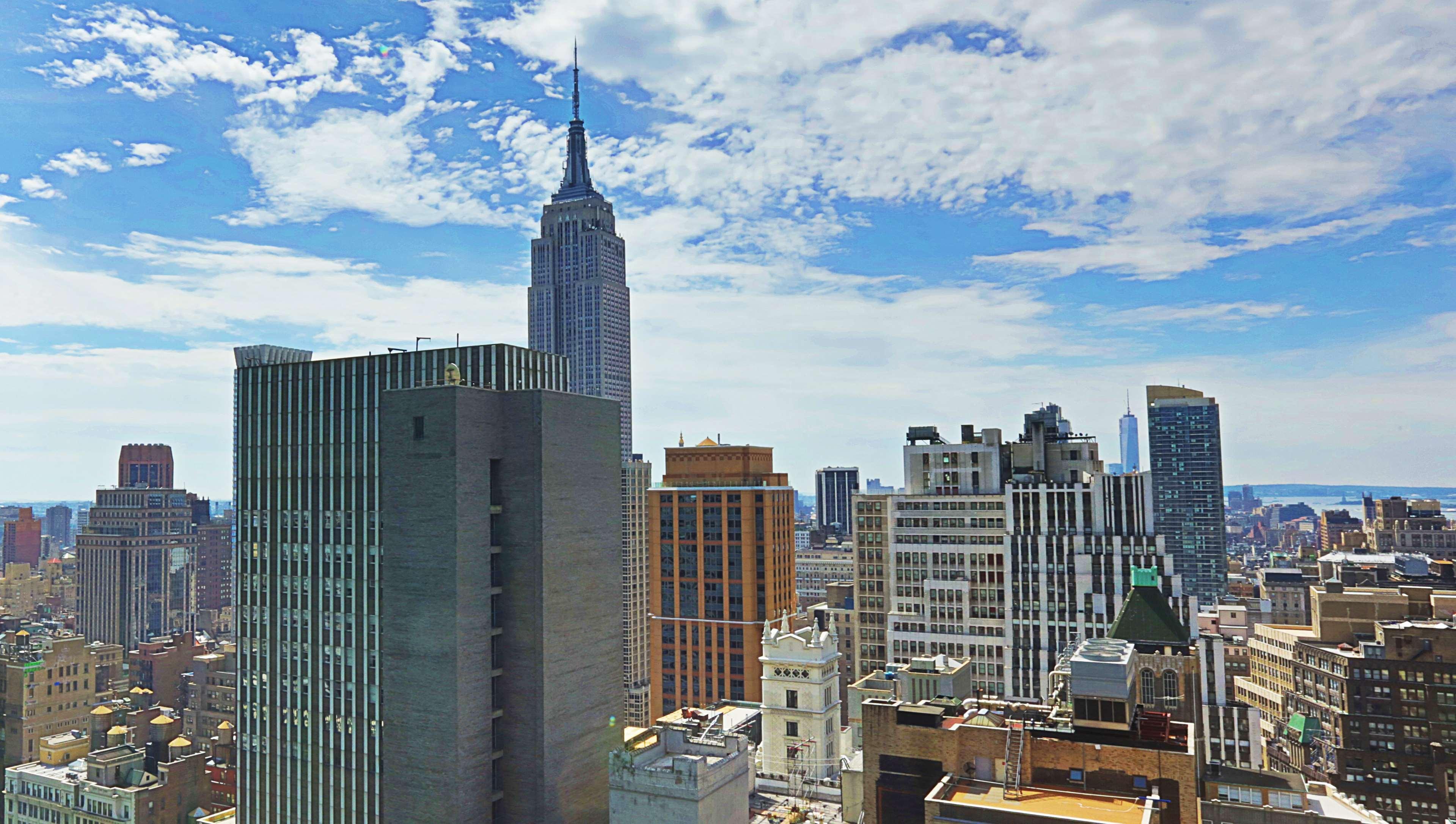 Hilton Garden Inn New York - Times Square Central Экстерьер фото