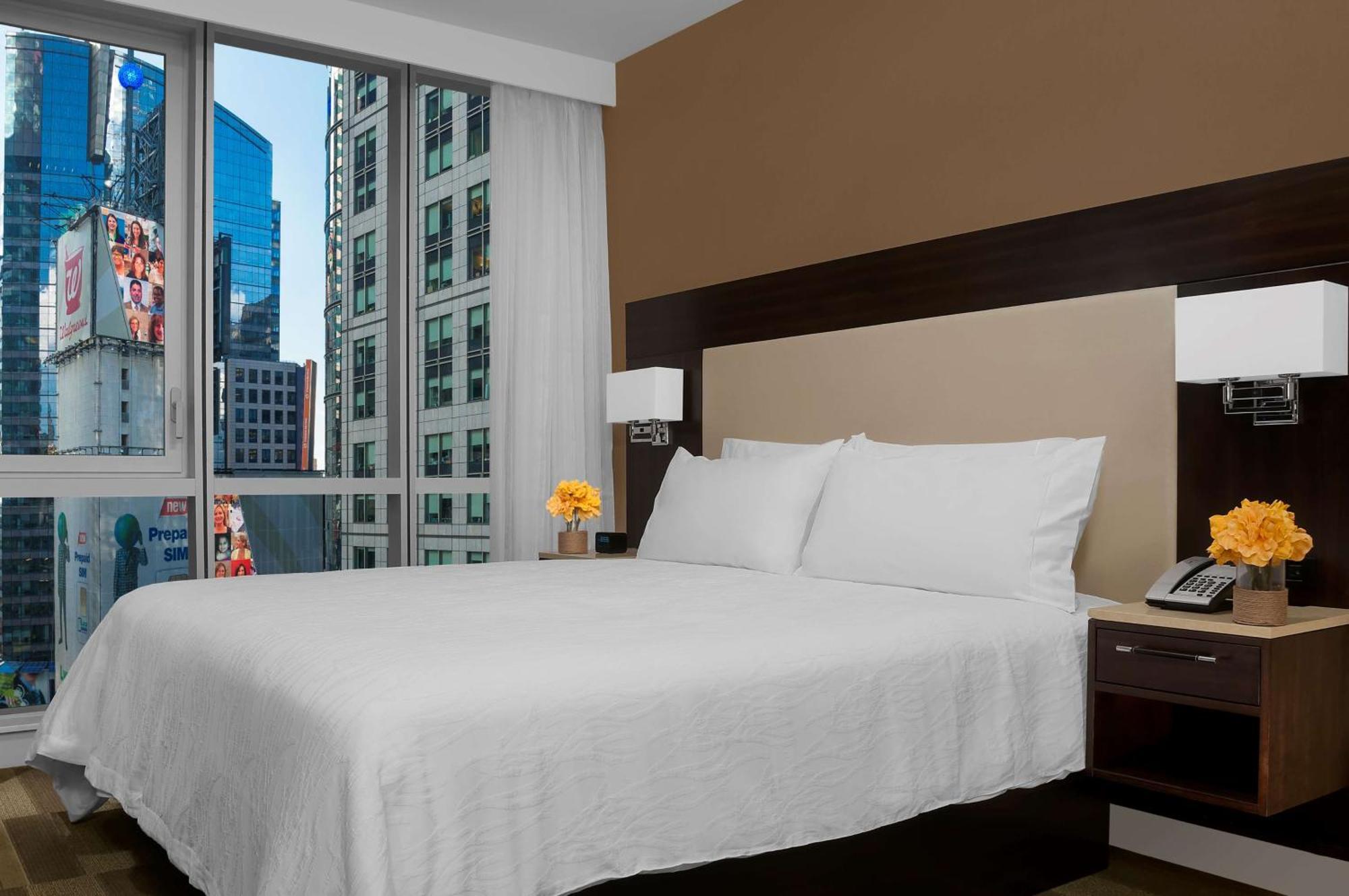 Hilton Garden Inn New York - Times Square Central Экстерьер фото