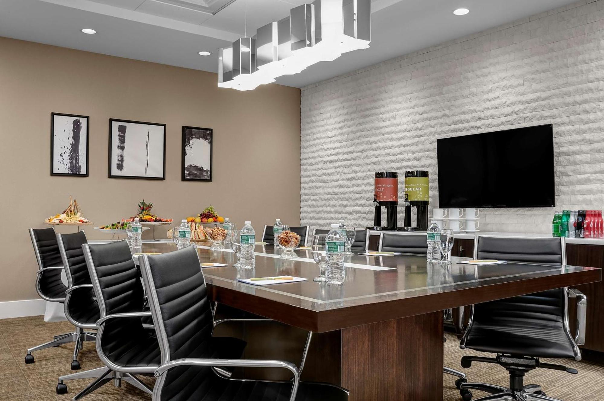 Hilton Garden Inn New York - Times Square Central Экстерьер фото